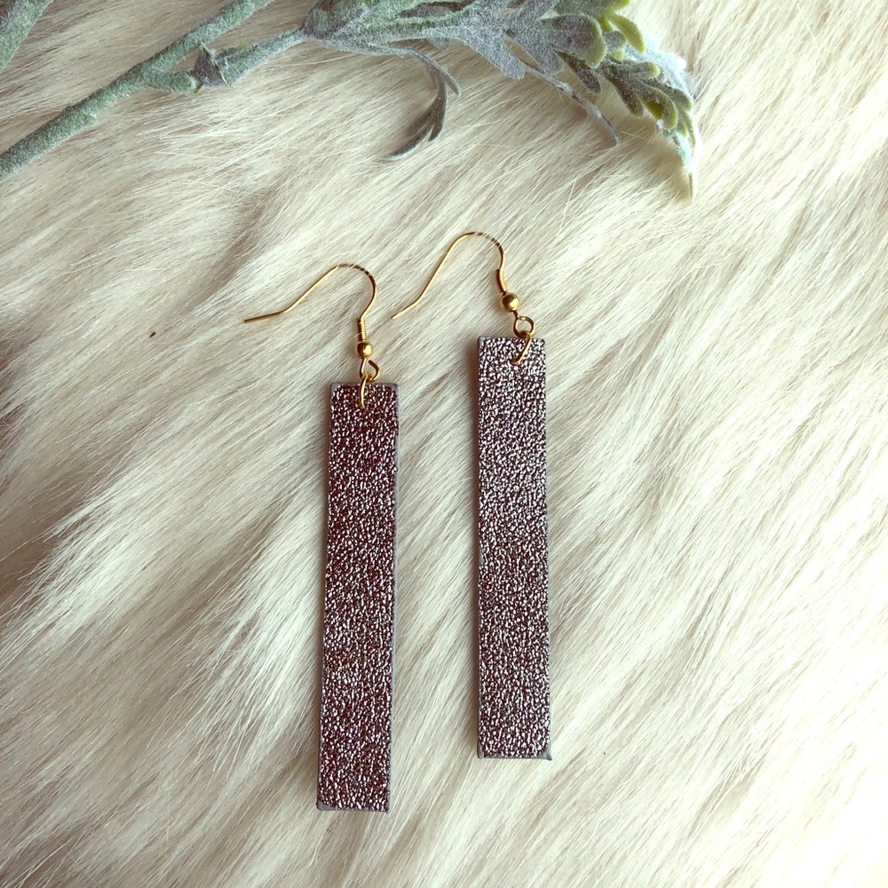 NEW!!🦋HOT FOR FALL!! SILVER on BLACK EARRINGS!!
